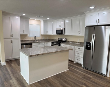2623 Morning Glory Drive - Photo Thumbnail 8