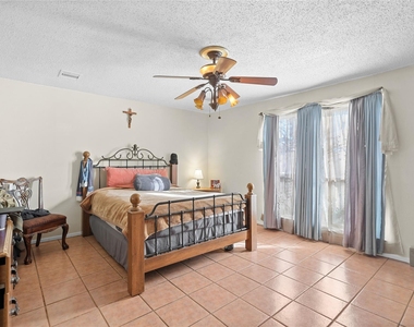 4123 Yupon Ridge Drive - Photo Thumbnail 8