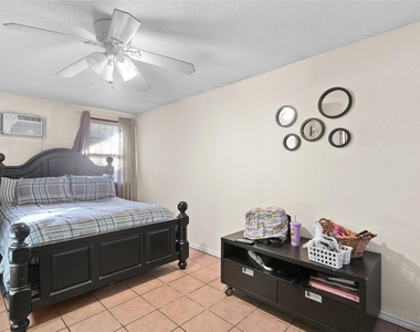 4123 Yupon Ridge Drive - Photo Thumbnail 17