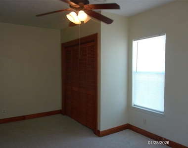 4619 Avenue Avenue S - Photo Thumbnail 7