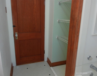 4619 Avenue Avenue S - Photo Thumbnail 6