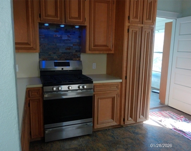 4619 Avenue Avenue S - Photo Thumbnail 11