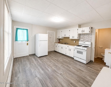 1322 Penn Avenue - Photo Thumbnail 5