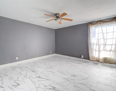 12500 Sandpiper Drive - Photo Thumbnail 11