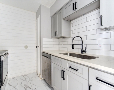 12500 Sandpiper Drive - Photo Thumbnail 8