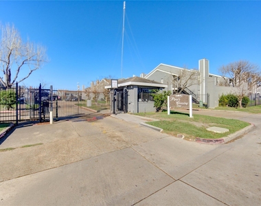 12500 Sandpiper Drive - Photo Thumbnail 24