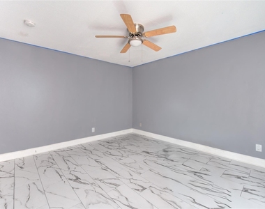 12500 Sandpiper Drive - Photo Thumbnail 12