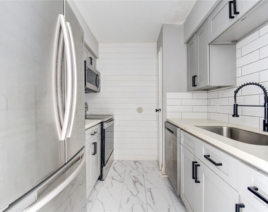 12500 Sandpiper Drive - Photo Thumbnail 6