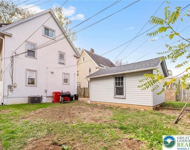 409 E Washington - Photo Thumbnail 3