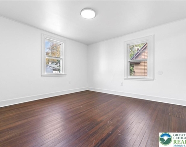 409 E Washington - Photo Thumbnail 13