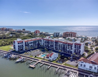 19111 Vista Bay Drive - Photo Thumbnail 4