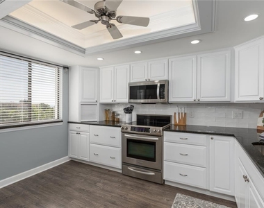 19111 Vista Bay Drive - Photo Thumbnail 8
