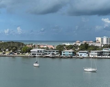 650 Island Way - Photo Thumbnail 4