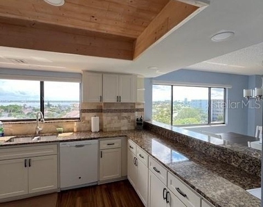 650 Island Way - Photo Thumbnail 8