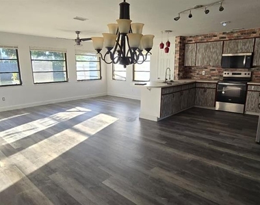 1174 Victoria Avenue - Photo Thumbnail 1