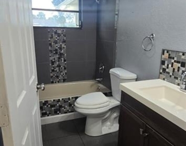 1174 Victoria Avenue - Photo Thumbnail 5