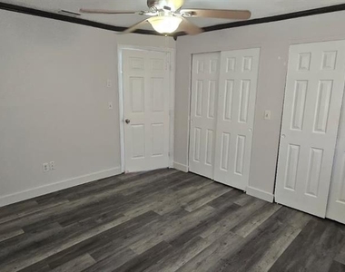 1174 Victoria Avenue - Photo Thumbnail 8