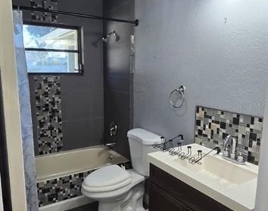 1174 Victoria Avenue - Photo Thumbnail 11