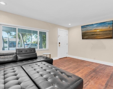 518 77th Avenue - Photo Thumbnail 5