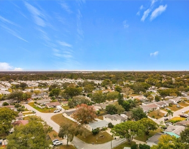 762 Barbara Street - Photo Thumbnail 2