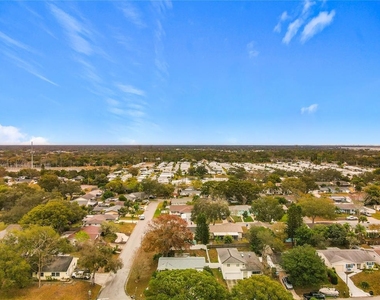 762 Barbara Street - Photo Thumbnail 3