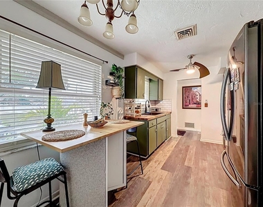 762 Barbara Street - Photo Thumbnail 12