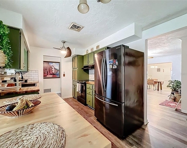 762 Barbara Street - Photo Thumbnail 13