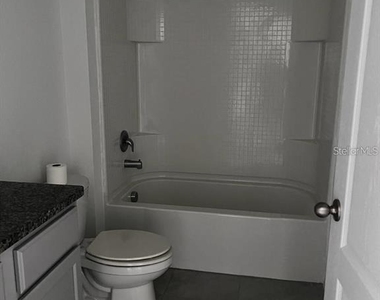 521 Nicken Grove - Photo Thumbnail 11