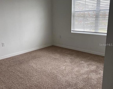 521 Nicken Grove - Photo Thumbnail 9