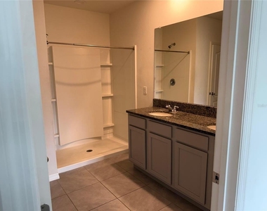 521 Nicken Grove - Photo Thumbnail 7