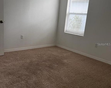 521 Nicken Grove - Photo Thumbnail 10