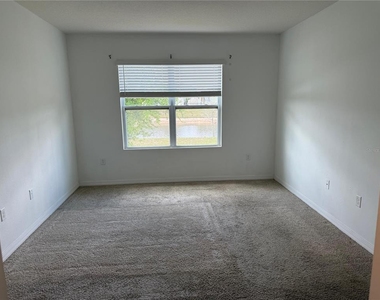 521 Nicken Grove - Photo Thumbnail 8