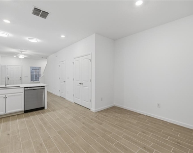 3409 Sw 34th Avenue Circle - Photo Thumbnail 8