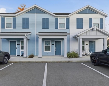 3409 Sw 34th Avenue Circle - Photo Thumbnail 1