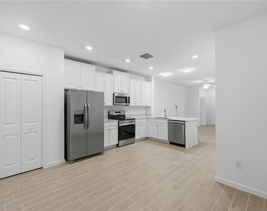 3409 Sw 34th Avenue Circle - Photo Thumbnail 7