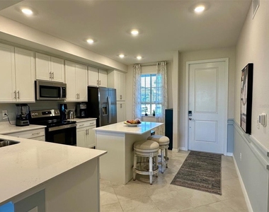 12280 Wellen Golf Street - Photo Thumbnail 2