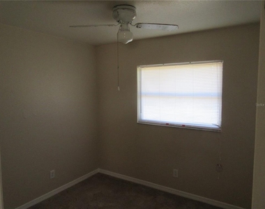979 Roseway Terrace Nw - Photo Thumbnail 7