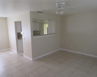979 Roseway Terrace Nw - Photo Thumbnail 8
