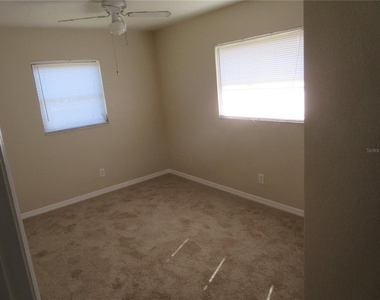 979 Roseway Terrace Nw - Photo Thumbnail 5