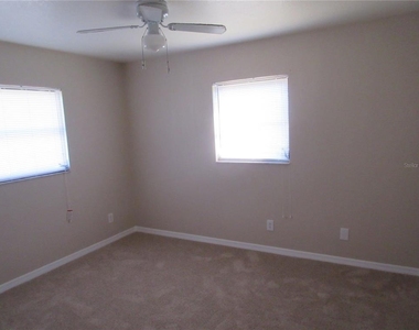 979 Roseway Terrace Nw - Photo Thumbnail 6