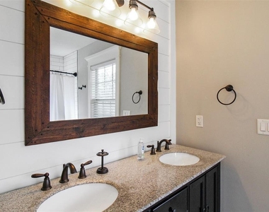 2321 18th Avenue W - Photo Thumbnail 26