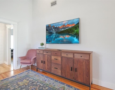 2321 18th Avenue W - Photo Thumbnail 8
