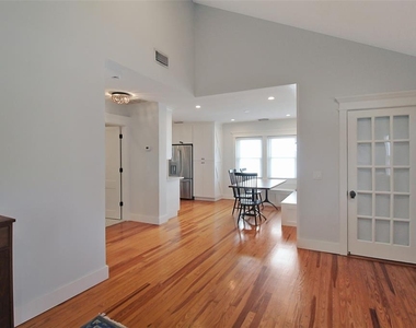 2321 18th Avenue W - Photo Thumbnail 9