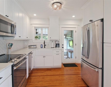 2321 18th Avenue W - Photo Thumbnail 14