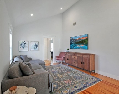 2321 18th Avenue W - Photo Thumbnail 5