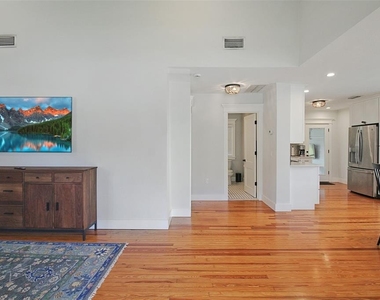 2321 18th Avenue W - Photo Thumbnail 4