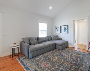 2321 18th Avenue W - Photo Thumbnail 7