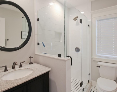 2321 18th Avenue W - Photo Thumbnail 18