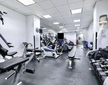 East 39th Street, New York, NY 10016 - Photo Thumbnail 4