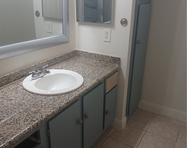 5055 W Hacienda Avenue - Photo Thumbnail 18